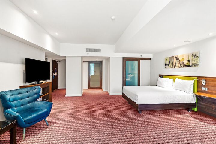 Room 29 of 60