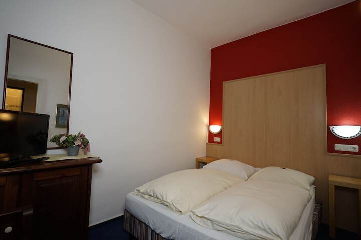 Room 21 of 50