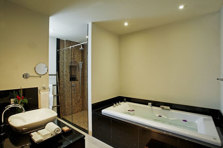 Room 42 of 50