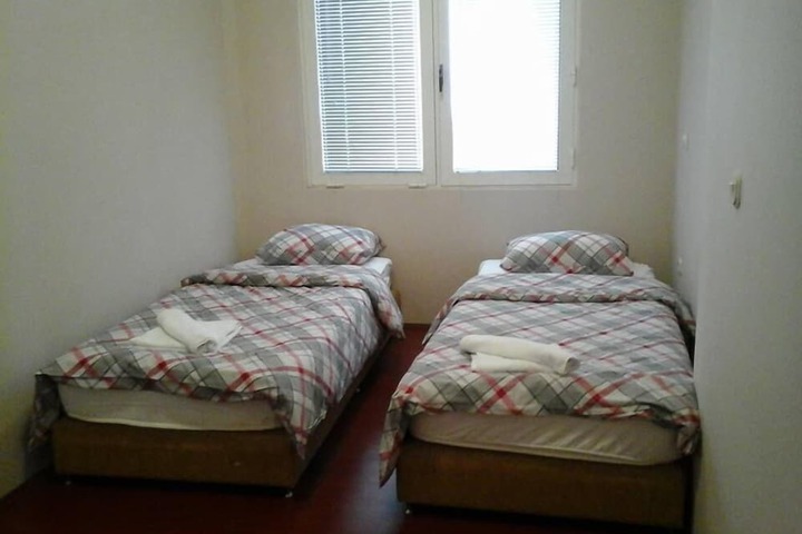 Room 5 of 42