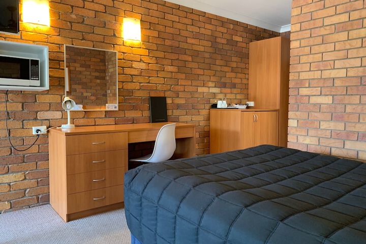 Room 12 of 26