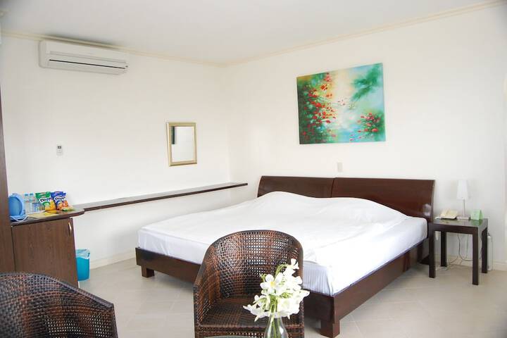 Room 14 of 65