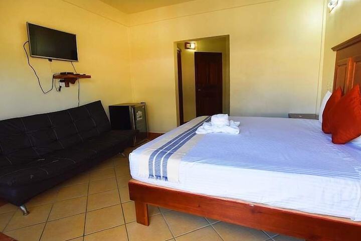Room 6 of 48