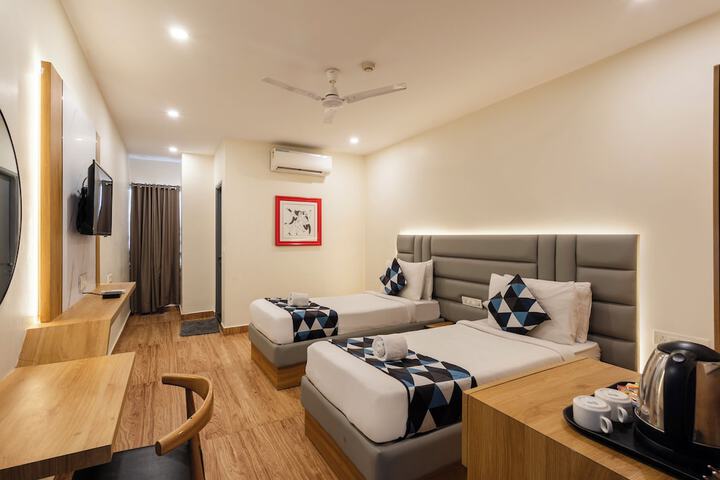 Room 2 of 6