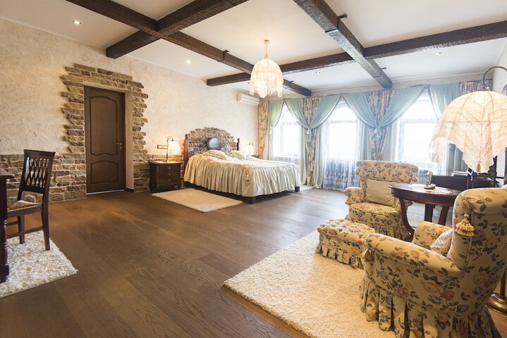 Room 11 of 29