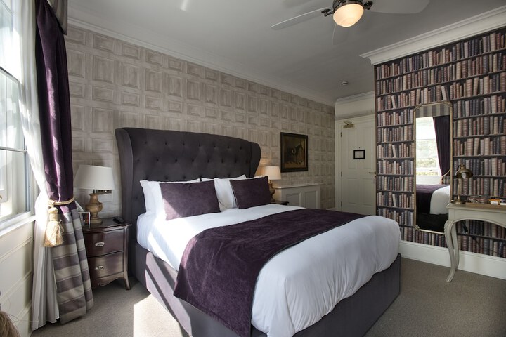 Room 28 of 71