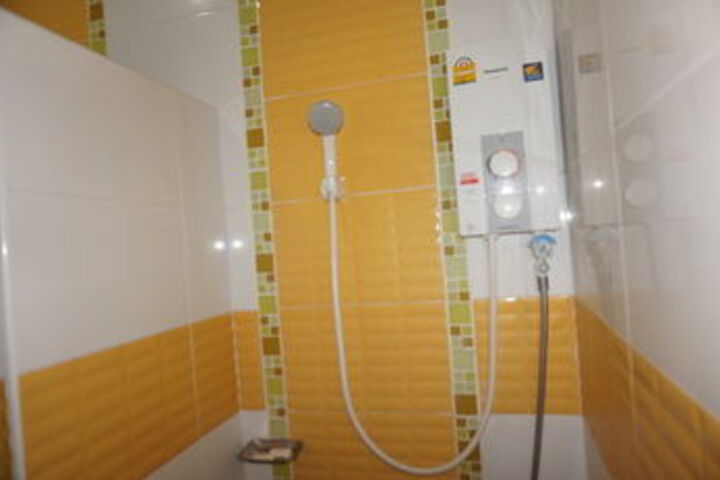 Room 6 of 18