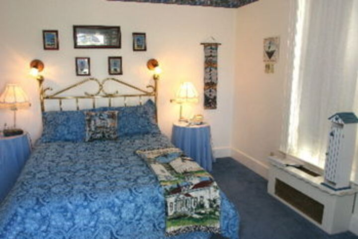 Room 30 of 68