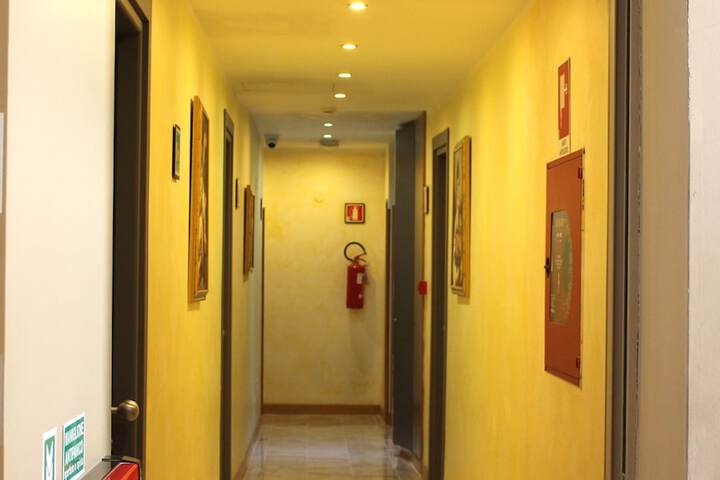 Ballroom/Hall 38 of 41