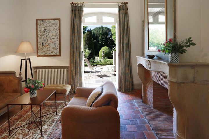 Room 4 of 71
