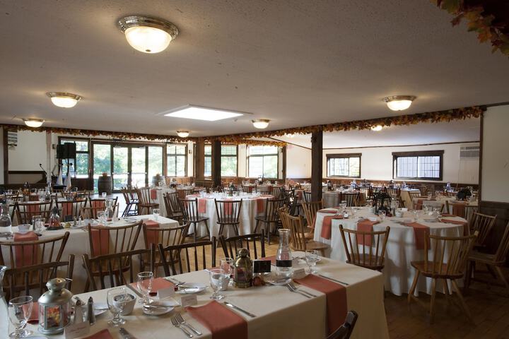 Ballroom/Hall 83 of 163