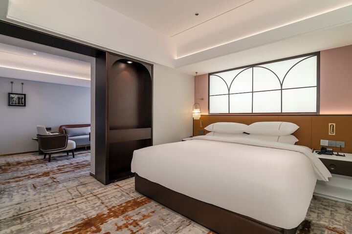 Room 12 of 39