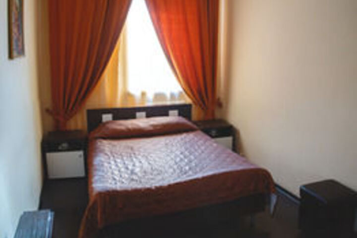 Room 18 of 49