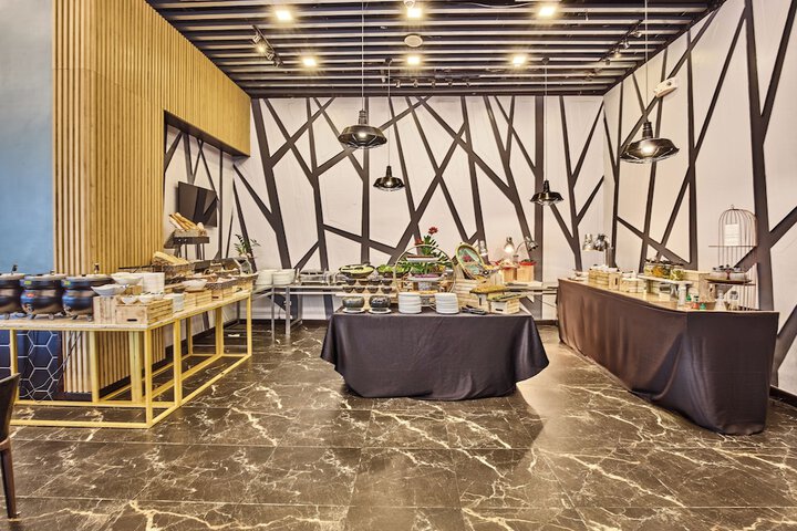 Dining 62 of 91