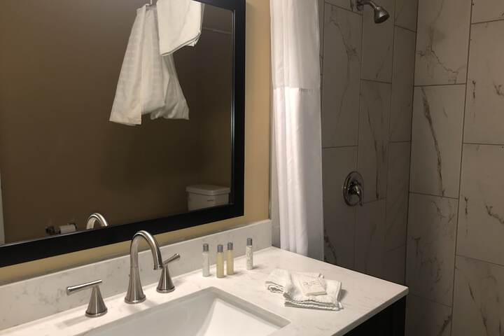 2 Queen Beds (7 of 20)