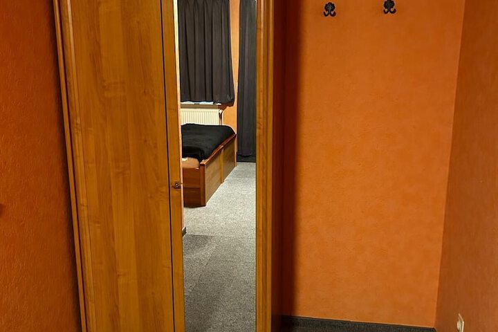 Room 8 of 43
