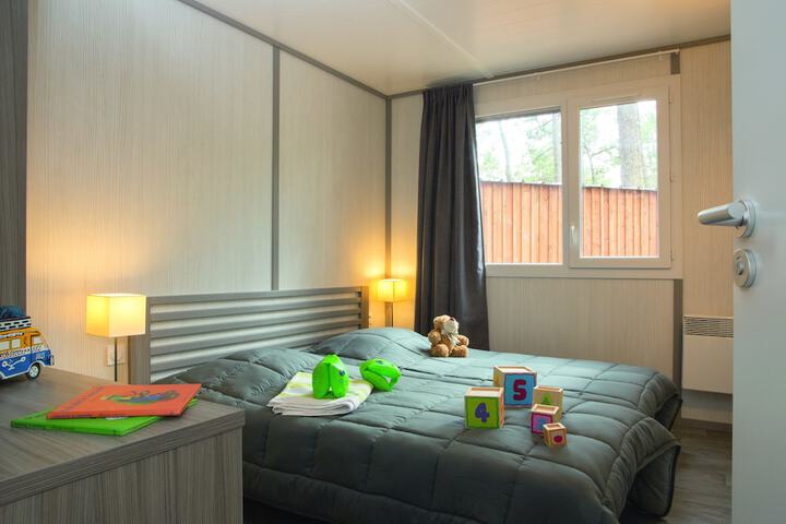 Room 6 of 76