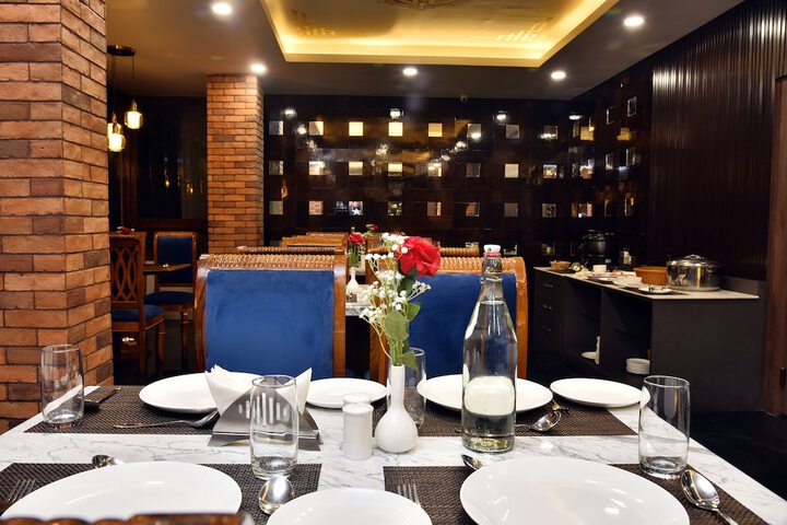 Dining 44 of 62