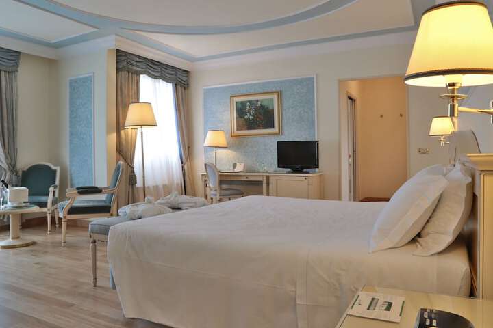 Room 29 of 77