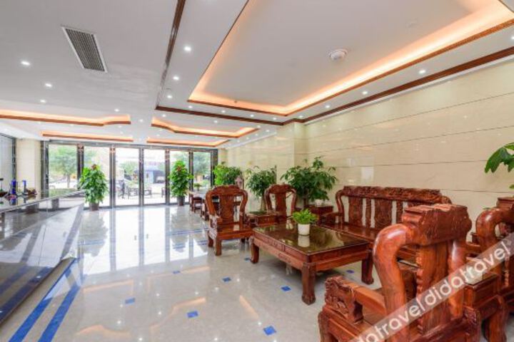 Hotel Interior 16 of 32
