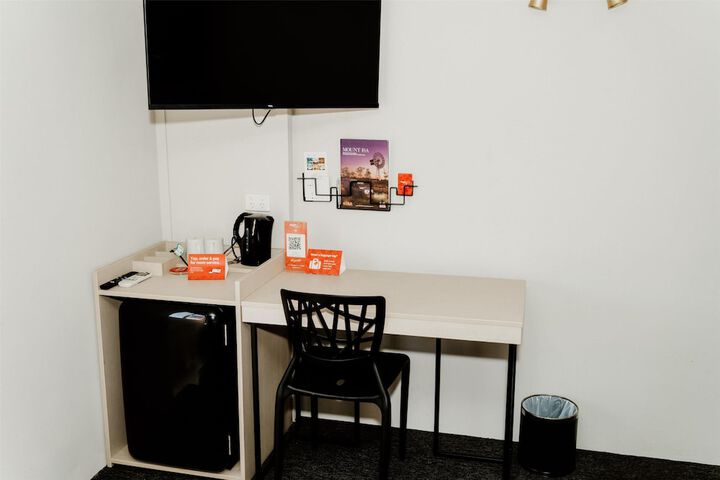 Room 40 of 74