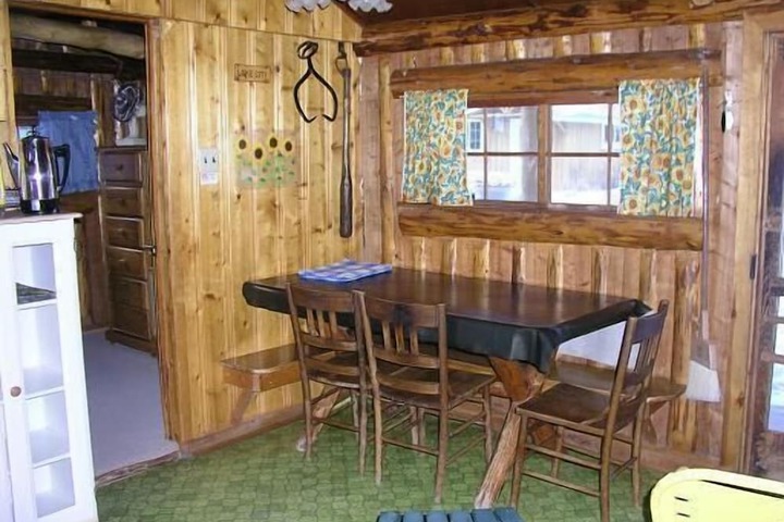 Room 41 of 218