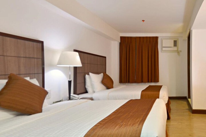 Room 17 of 39