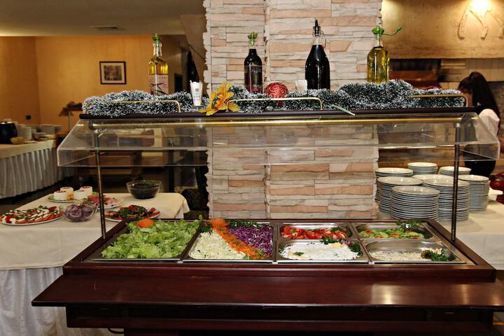 Dining 75 of 89