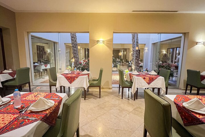 Dining 52 of 83
