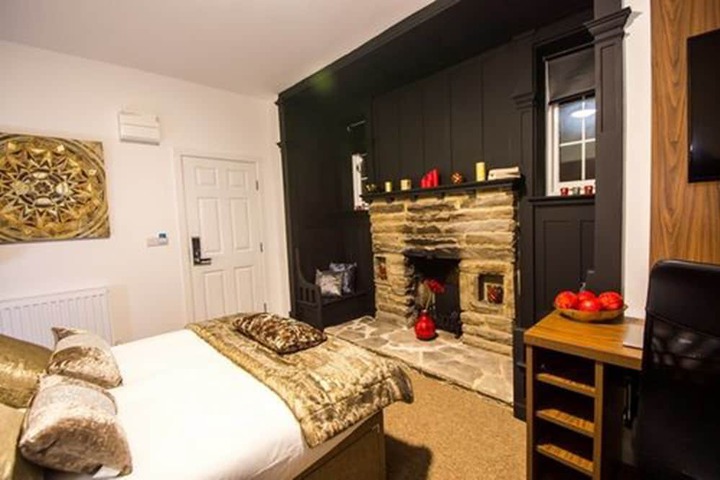 Room 21 of 43