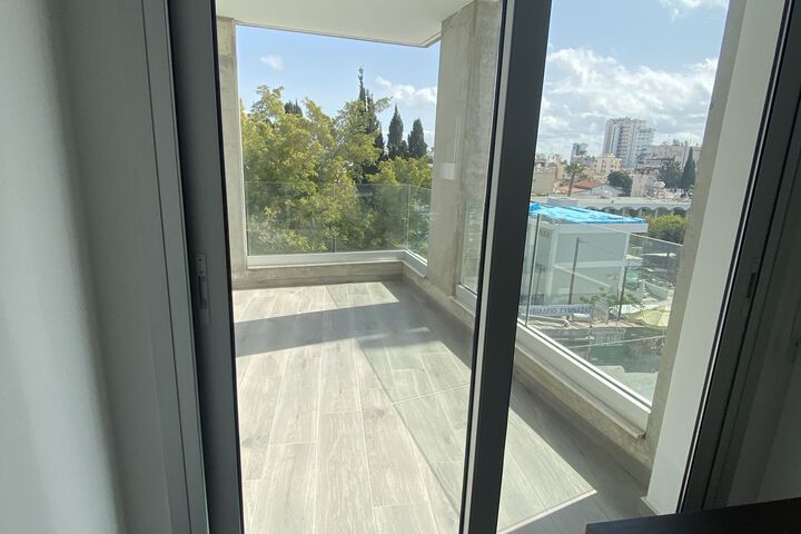 Phaedrus Living Coral Suites Harmony