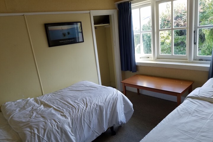Room 9 of 62