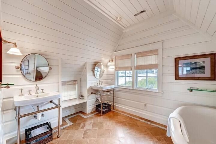 Room 17 of 20