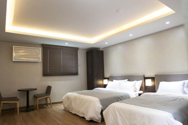 Room 49 of 119