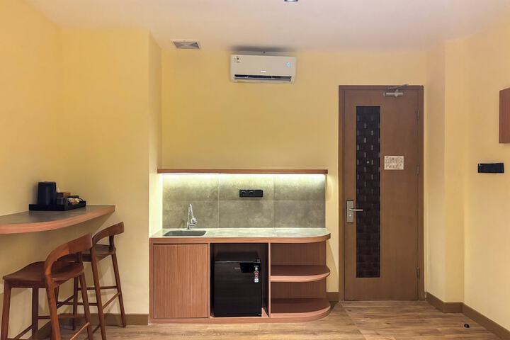 Room 10 of 53