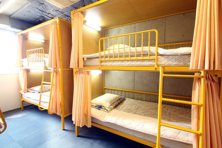 Room 15 of 48