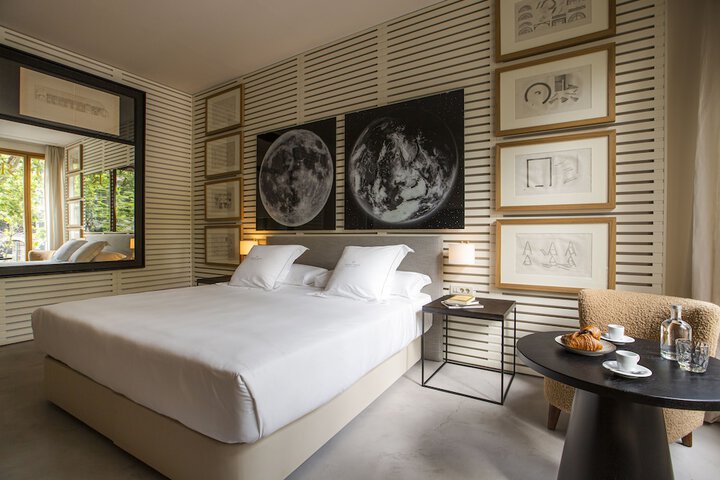 Room 7 of 74