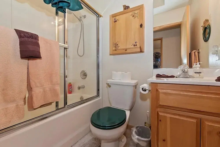 Room 9 of 19