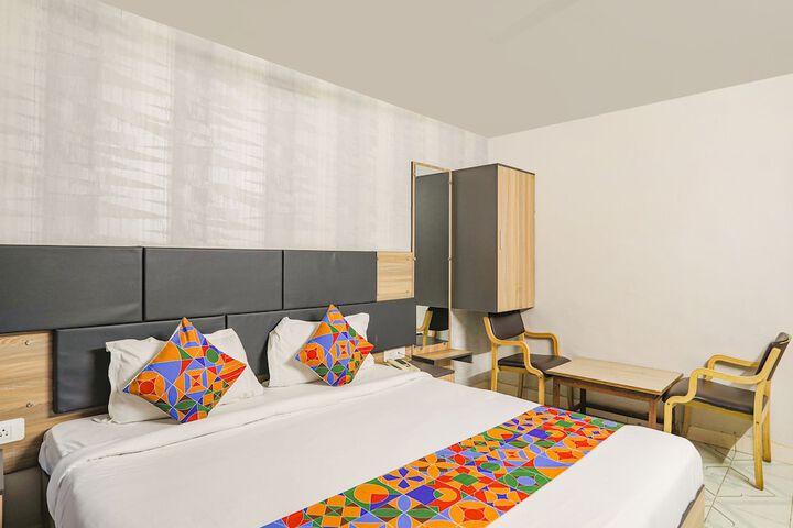 Room 9 of 28