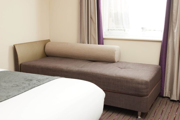 Room 5 of 63