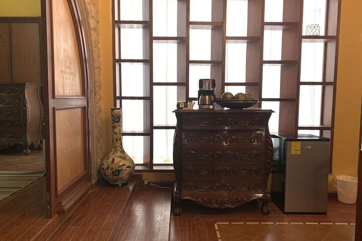 Room 47 of 230