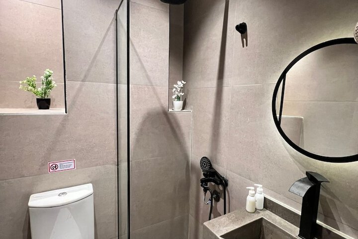 Room 100 of 150