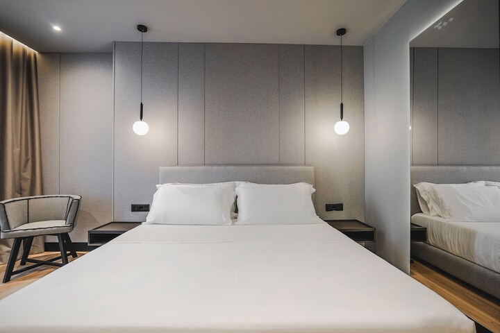 Room 4 of 65