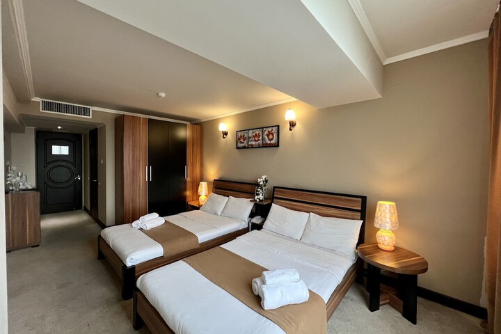 Room 27 of 67