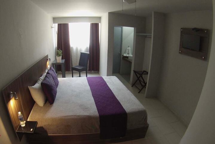 Room 6 of 32