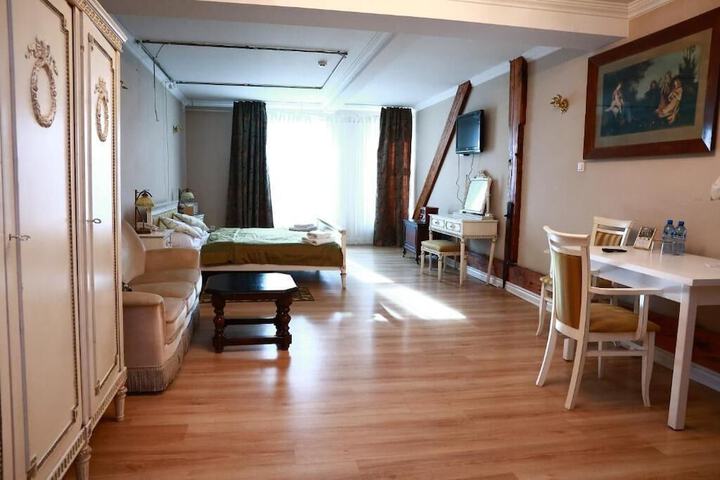 Room 2 of 51