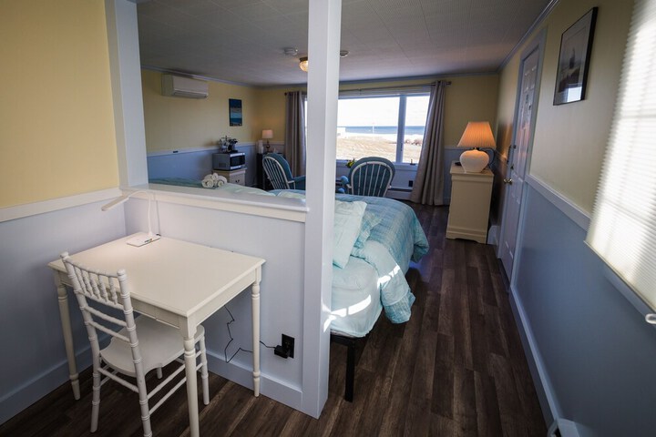 Room 2 of 30