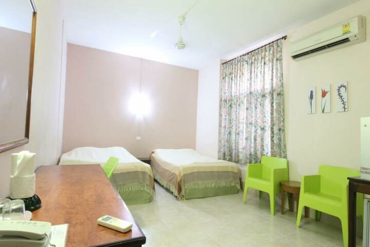 Room 15 of 25
