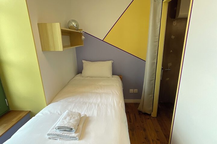 Room 8 of 44