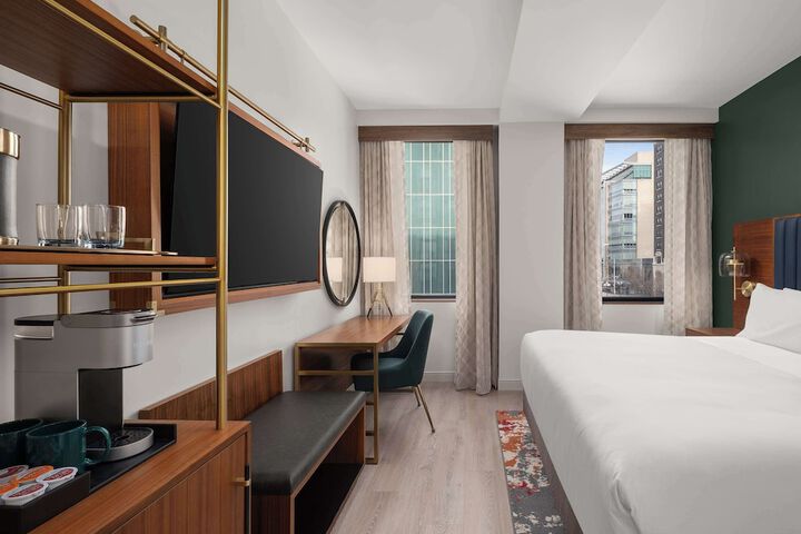 Room 13 of 39